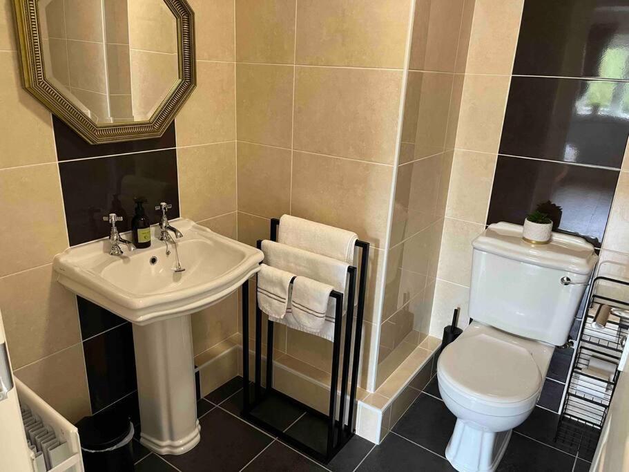 Hillcrest Lodge, Private Apartment On Lough Corrib, Oughterard Galway Eksteriør bilde